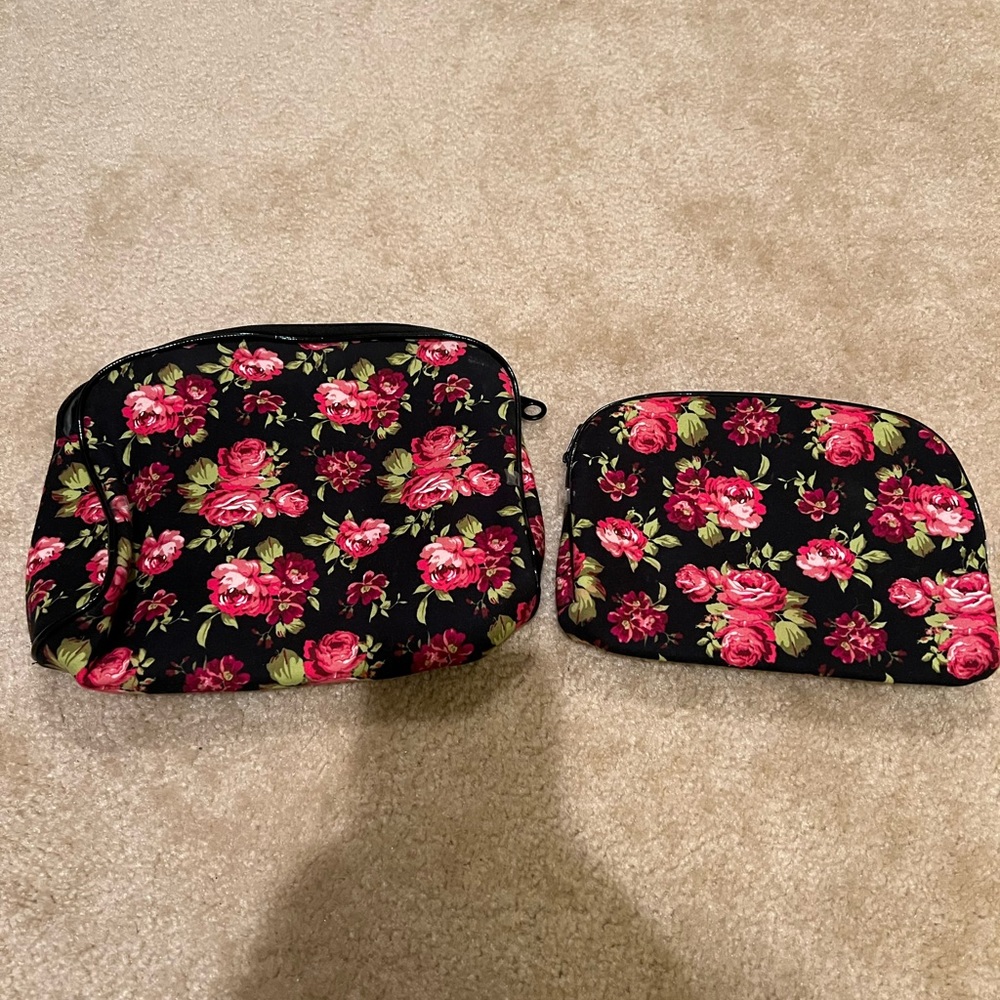 Set of two makeup bags
